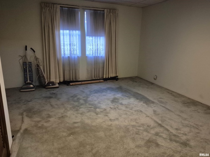 1000 & 1001 TAYLOR Street, Eldorado, Illinois 62930, 2 Bedrooms Bedrooms, 0 ,1 BathroomBathrooms,Residential,For Sale,TAYLOR,0,RMAEB459904