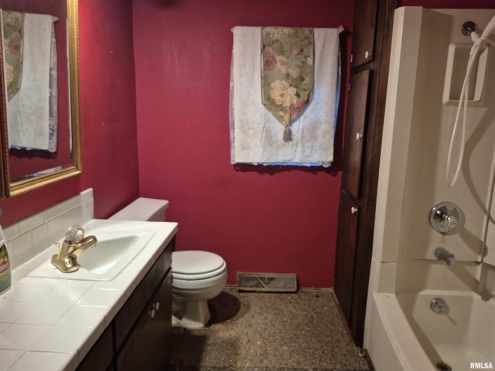 1000 & 1001 TAYLOR Street, Eldorado, Illinois 62930, 2 Bedrooms Bedrooms, 0 ,1 BathroomBathrooms,Residential,For Sale,TAYLOR,0,RMAEB459904