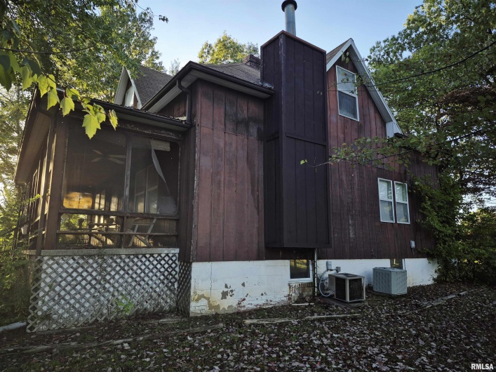 1000 & 1001 TAYLOR Street, Eldorado, Illinois 62930, 2 Bedrooms Bedrooms, 0 ,1 BathroomBathrooms,Residential,For Sale,TAYLOR,0,RMAEB459904