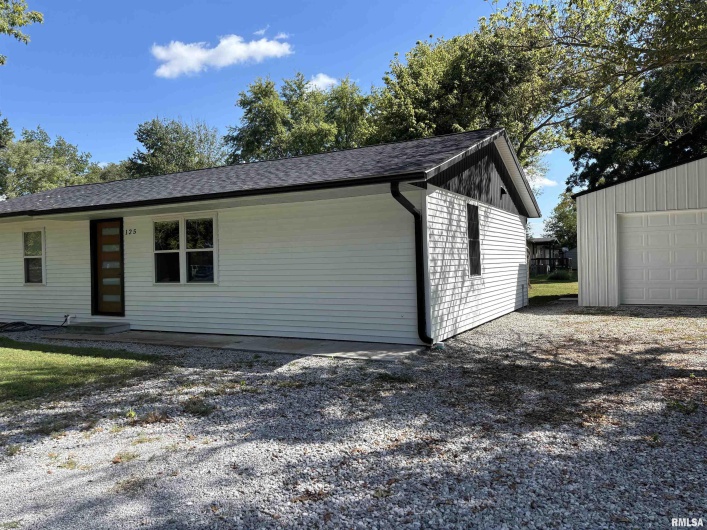 125 JACOB Street, Wolf Lake, Illinois 62998, 3 Bedrooms Bedrooms, 0 ,2 BathroomsBathrooms,Residential,For Sale,JACOB,0,RMAEB459905