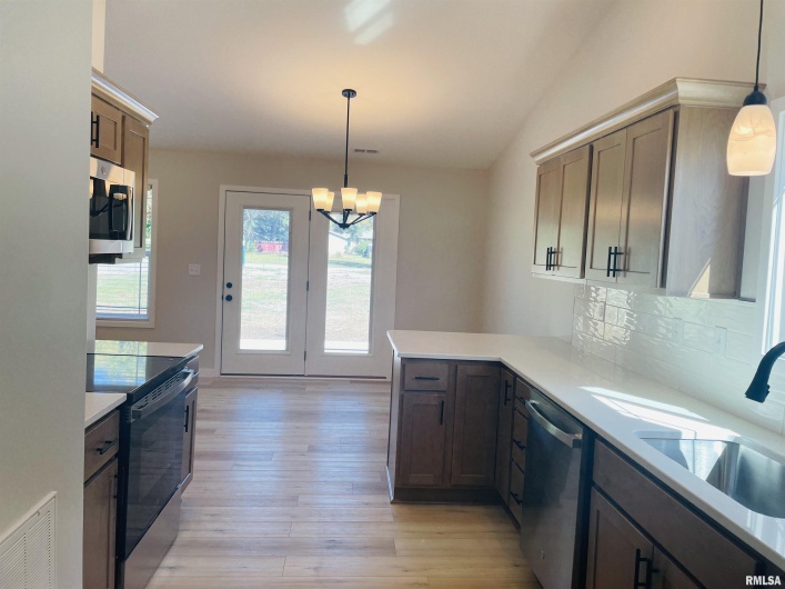 1312 Mack Avenue, Marion, Illinois 62959, 3 Bedrooms Bedrooms, 0 ,2 BathroomsBathrooms,Residential,For Sale,Mack,0,RMAEB459907