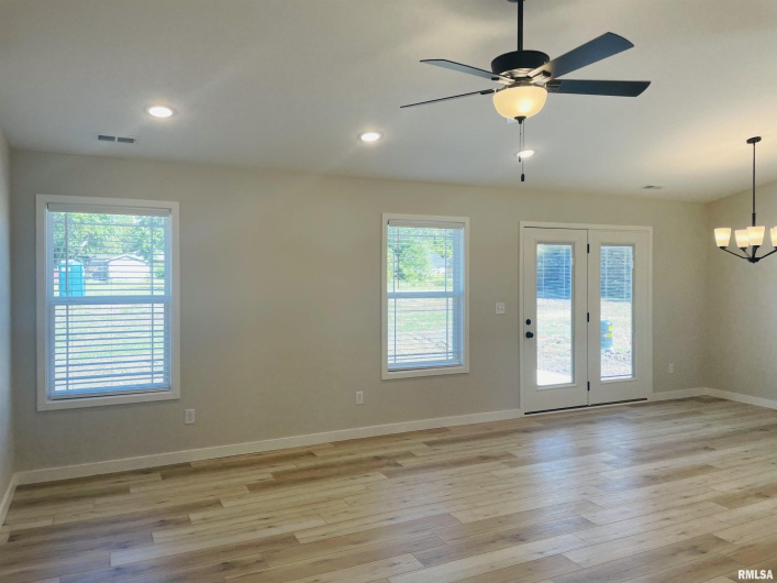1312 Mack Avenue, Marion, Illinois 62959, 3 Bedrooms Bedrooms, 0 ,2 BathroomsBathrooms,Residential,For Sale,Mack,0,RMAEB459907