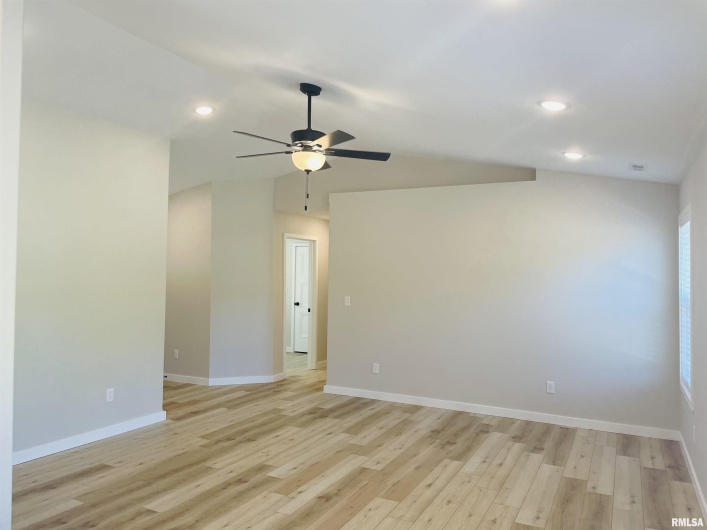 1312 Mack Avenue, Marion, Illinois 62959, 3 Bedrooms Bedrooms, 0 ,2 BathroomsBathrooms,Residential,For Sale,Mack,0,RMAEB459907