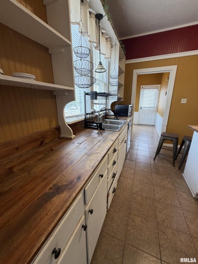 1020 GIRARD Street, Metropolis, Illinois 62960, 4 Bedrooms Bedrooms, 0 ,2 BathroomsBathrooms,Residential,For Sale,GIRARD,0,RMAEB459911