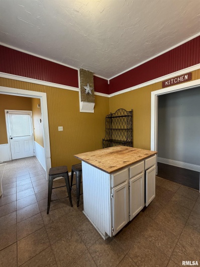 1020 GIRARD Street, Metropolis, Illinois 62960, 4 Bedrooms Bedrooms, 0 ,2 BathroomsBathrooms,Residential,For Sale,GIRARD,0,RMAEB459911