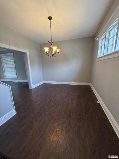 1020 GIRARD Street, Metropolis, Illinois 62960, 4 Bedrooms Bedrooms, 0 ,2 BathroomsBathrooms,Residential,For Sale,GIRARD,0,RMAEB459911