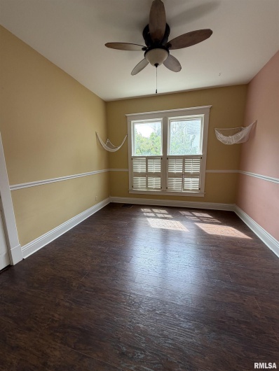1020 GIRARD Street, Metropolis, Illinois 62960, 4 Bedrooms Bedrooms, 0 ,2 BathroomsBathrooms,Residential,For Sale,GIRARD,0,RMAEB459911