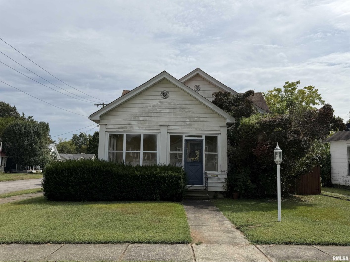 1020 GIRARD Street, Metropolis, Illinois 62960, 4 Bedrooms Bedrooms, 0 ,2 BathroomsBathrooms,Residential,For Sale,GIRARD,0,RMAEB459911