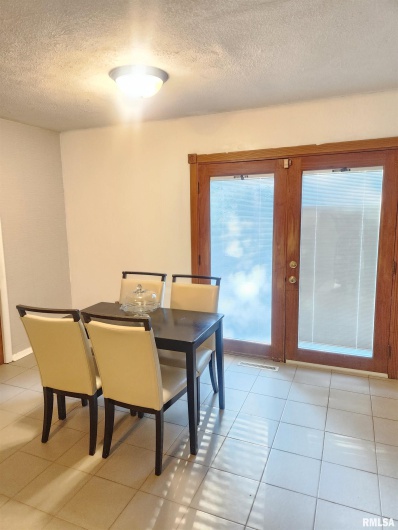 112 Parrish Lane, Carbondale, Illinois 62901, 3 Bedrooms Bedrooms, 0 ,1 BathroomBathrooms,Residential,For Sale,Parrish,0,RMAEB459912