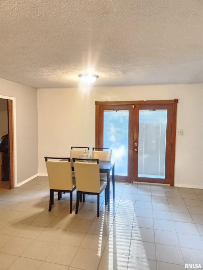112 Parrish Lane, Carbondale, Illinois 62901, 3 Bedrooms Bedrooms, 0 ,1 BathroomBathrooms,Residential,For Sale,Parrish,0,RMAEB459912