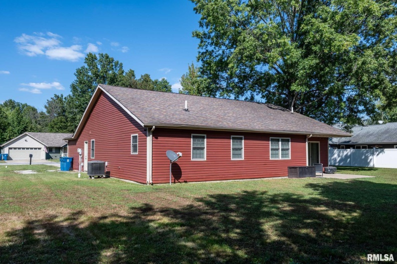 307 Noah Lane, Carterville, Illinois 62918, 3 Bedrooms Bedrooms, 0 ,2 BathroomsBathrooms,Residential,For Sale,Noah,0,RMAQC4267842