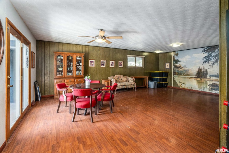 1609 Tina Drive, Murphysboro, Illinois 62966-6147, 4 Bedrooms Bedrooms, 0 ,3 BathroomsBathrooms,Residential,For Sale,Tina,0,RMAEB459913