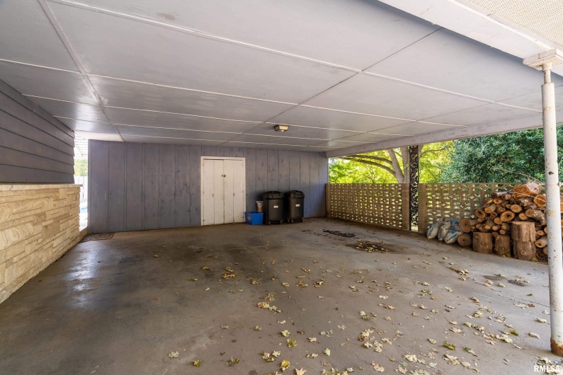 1609 Tina Drive, Murphysboro, Illinois 62966-6147, 4 Bedrooms Bedrooms, 0 ,3 BathroomsBathrooms,Residential,For Sale,Tina,0,RMAEB459913