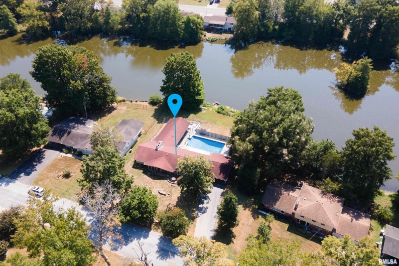 1609 Tina Drive, Murphysboro, Illinois 62966-6147, 4 Bedrooms Bedrooms, 0 ,3 BathroomsBathrooms,Residential,For Sale,Tina,0,RMAEB459913