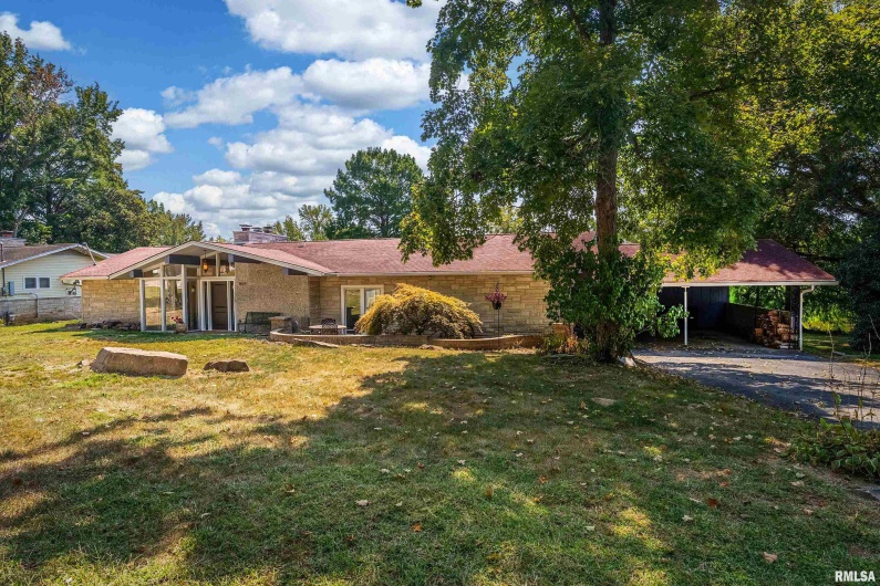 1609 Tina Drive, Murphysboro, Illinois 62966-6147, 4 Bedrooms Bedrooms, 0 ,3 BathroomsBathrooms,Residential,For Sale,Tina,0,RMAEB459913