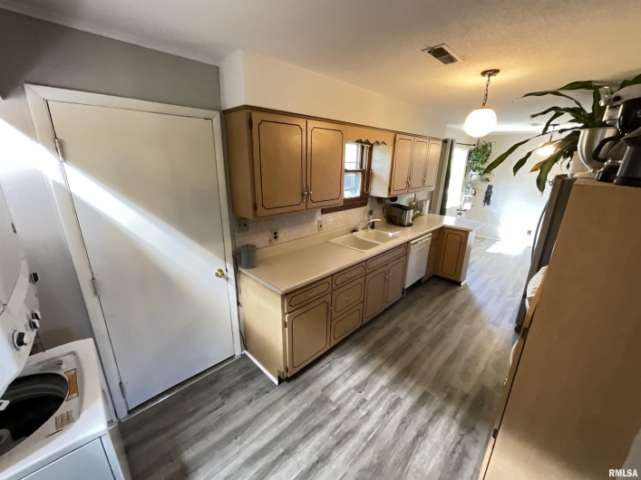 25 MICHIGAN Street, Harrisburg, Illinois 62946, 2 Bedrooms Bedrooms, 0 ,2 BathroomsBathrooms,Residential,For Sale,MICHIGAN,0,RMAEB459245