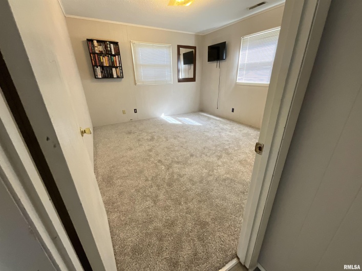 25 MICHIGAN Street, Harrisburg, Illinois 62946, 2 Bedrooms Bedrooms, 0 ,2 BathroomsBathrooms,Residential,For Sale,MICHIGAN,0,RMAEB459245