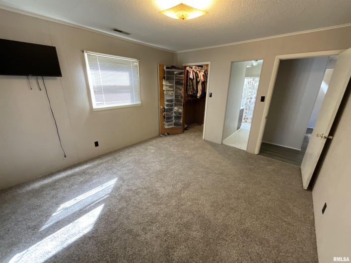 25 MICHIGAN Street, Harrisburg, Illinois 62946, 2 Bedrooms Bedrooms, 0 ,2 BathroomsBathrooms,Residential,For Sale,MICHIGAN,0,RMAEB459245