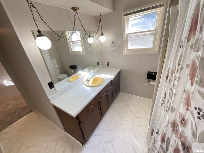 25 MICHIGAN Street, Harrisburg, Illinois 62946, 2 Bedrooms Bedrooms, 0 ,2 BathroomsBathrooms,Residential,For Sale,MICHIGAN,0,RMAEB459245