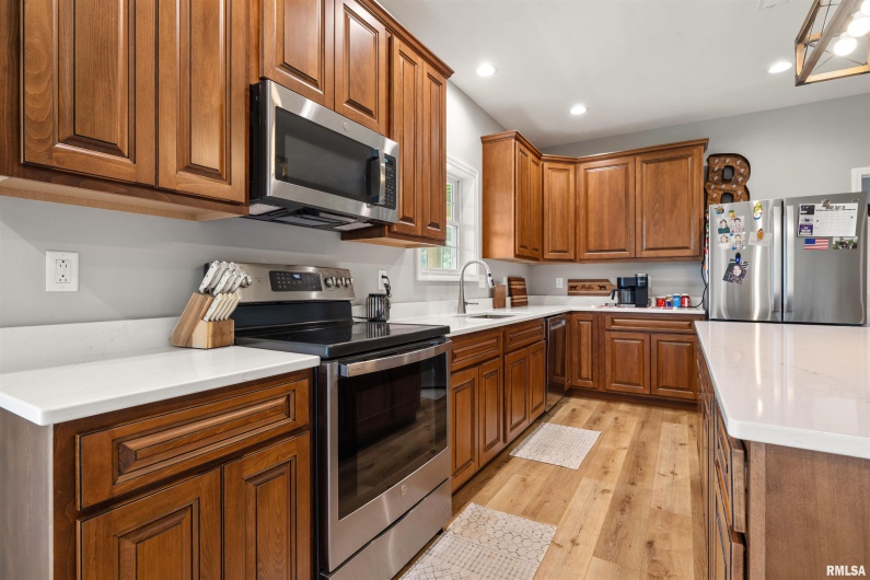 142 OAK Road, Harrisburg, Illinois 62946, 3 Bedrooms Bedrooms, 0 ,2 BathroomsBathrooms,Residential,For Sale,OAK,0,RMACA1036500