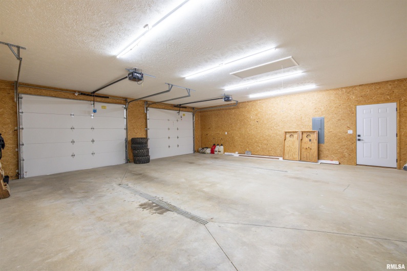 142 OAK Road, Harrisburg, Illinois 62946, 3 Bedrooms Bedrooms, 0 ,2 BathroomsBathrooms,Residential,For Sale,OAK,0,RMACA1036500