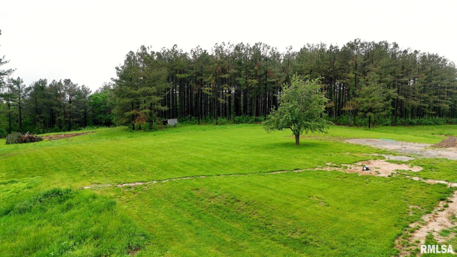 142 OAK Road, Harrisburg, Illinois 62946, 3 Bedrooms Bedrooms, 0 ,2 BathroomsBathrooms,Residential,For Sale,OAK,0,RMACA1036500