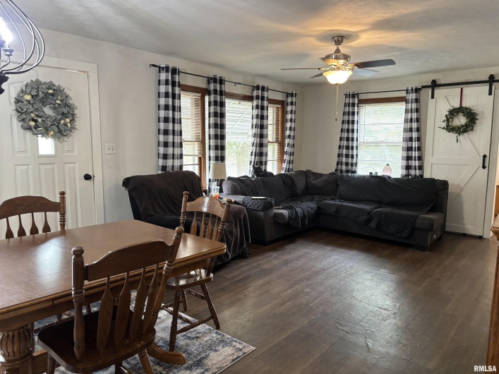 122 CENTER Street, Anna, Illinois 62906, 4 Bedrooms Bedrooms, 0 ,1 BathroomBathrooms,Residential,For Sale,CENTER,0,RMAEB459916