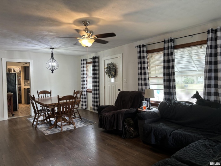 122 CENTER Street, Anna, Illinois 62906, 4 Bedrooms Bedrooms, 0 ,1 BathroomBathrooms,Residential,For Sale,CENTER,0,RMAEB459916