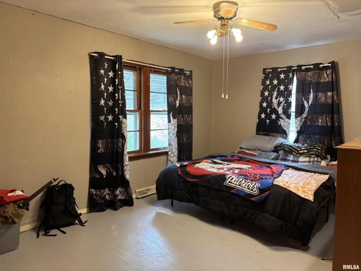 122 CENTER Street, Anna, Illinois 62906, 4 Bedrooms Bedrooms, 0 ,1 BathroomBathrooms,Residential,For Sale,CENTER,0,RMAEB459916