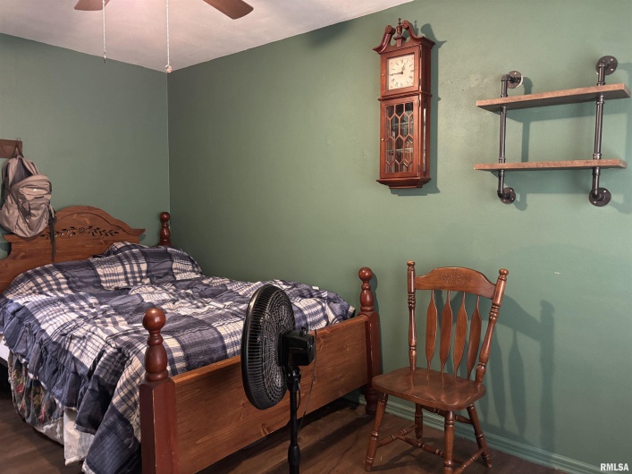 122 CENTER Street, Anna, Illinois 62906, 4 Bedrooms Bedrooms, 0 ,1 BathroomBathrooms,Residential,For Sale,CENTER,0,RMAEB459916