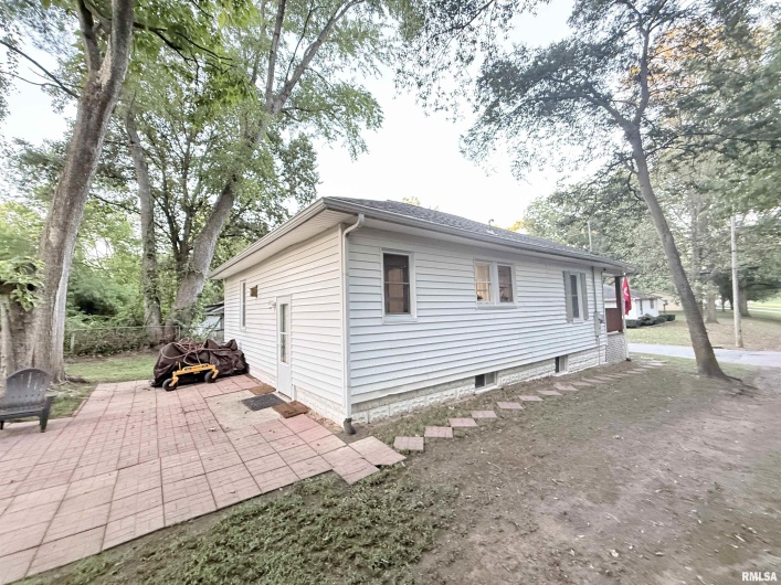 603 8TH Street, Murphysboro, Illinois 62966, 2 Bedrooms Bedrooms, 0 ,1 BathroomBathrooms,Residential,For Sale,8TH,0,RMAEB459917