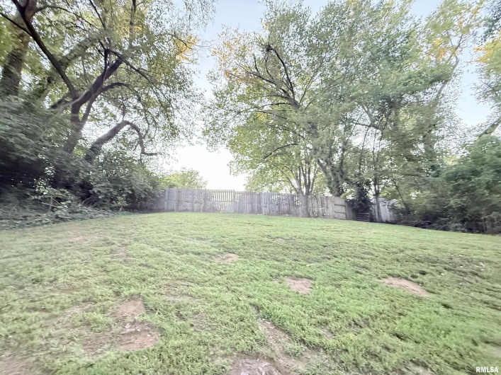 603 8TH Street, Murphysboro, Illinois 62966, 2 Bedrooms Bedrooms, 0 ,1 BathroomBathrooms,Residential,For Sale,8TH,0,RMAEB459917