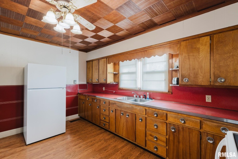 16830 Route 37 Highway, Johnston City, Illinois 62951, 2 Bedrooms Bedrooms, 0 ,1 BathroomBathrooms,Residential,For Sale,Route 37,0,RMAEB459918