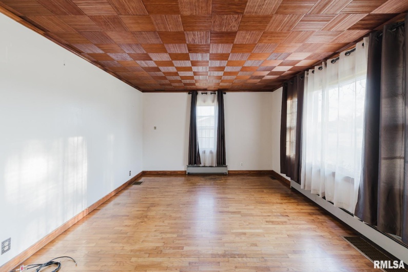 16830 Route 37 Highway, Johnston City, Illinois 62951, 2 Bedrooms Bedrooms, 0 ,1 BathroomBathrooms,Residential,For Sale,Route 37,0,RMAEB459918