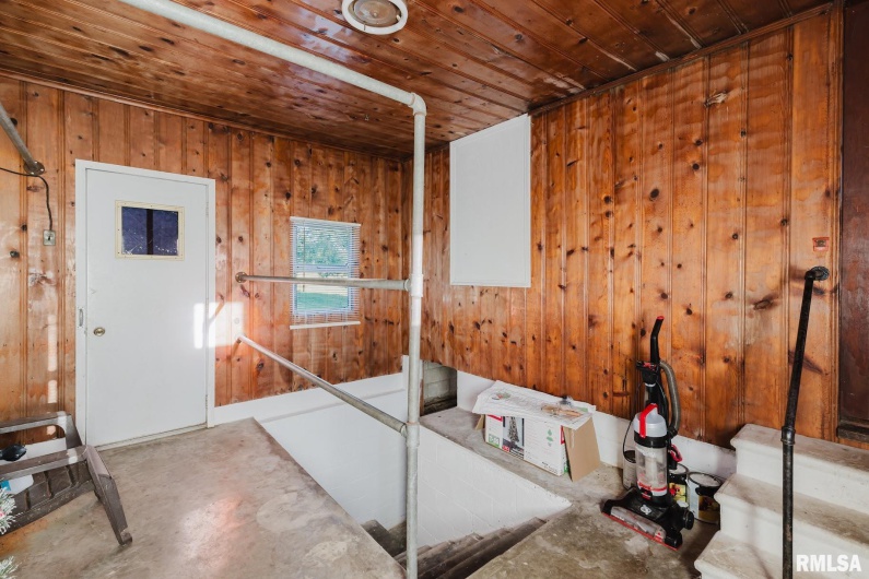 16830 Route 37 Highway, Johnston City, Illinois 62951, 2 Bedrooms Bedrooms, 0 ,1 BathroomBathrooms,Residential,For Sale,Route 37,0,RMAEB459918
