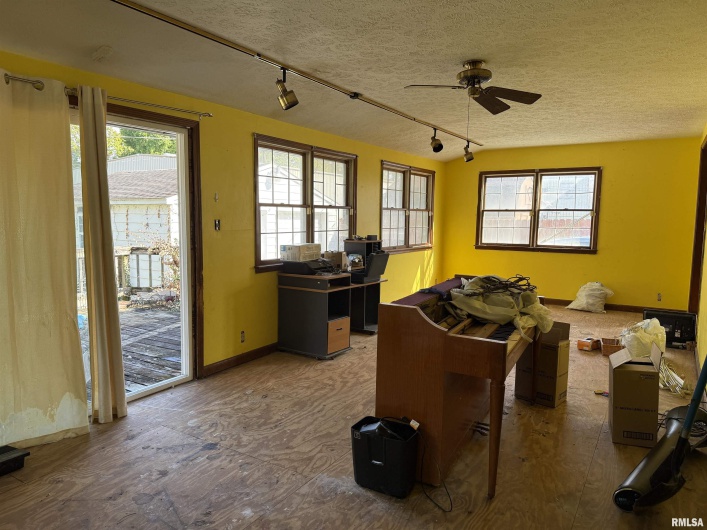 1020 SIMMONS Street, Metropolis, Illinois 62960, 3 Bedrooms Bedrooms, 0 ,1 BathroomBathrooms,Residential,For Sale,SIMMONS,0,RMAEB459920