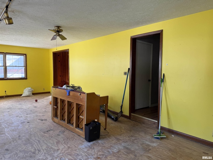1020 SIMMONS Street, Metropolis, Illinois 62960, 3 Bedrooms Bedrooms, 0 ,1 BathroomBathrooms,Residential,For Sale,SIMMONS,0,RMAEB459920