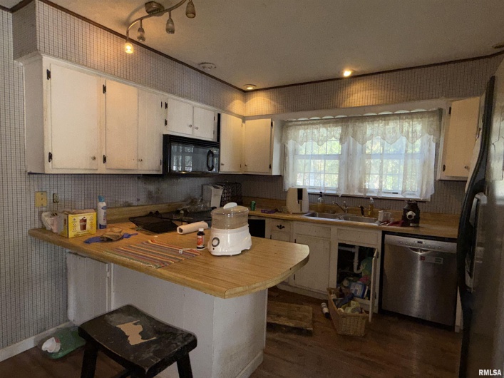 1020 SIMMONS Street, Metropolis, Illinois 62960, 3 Bedrooms Bedrooms, 0 ,1 BathroomBathrooms,Residential,For Sale,SIMMONS,0,RMAEB459920