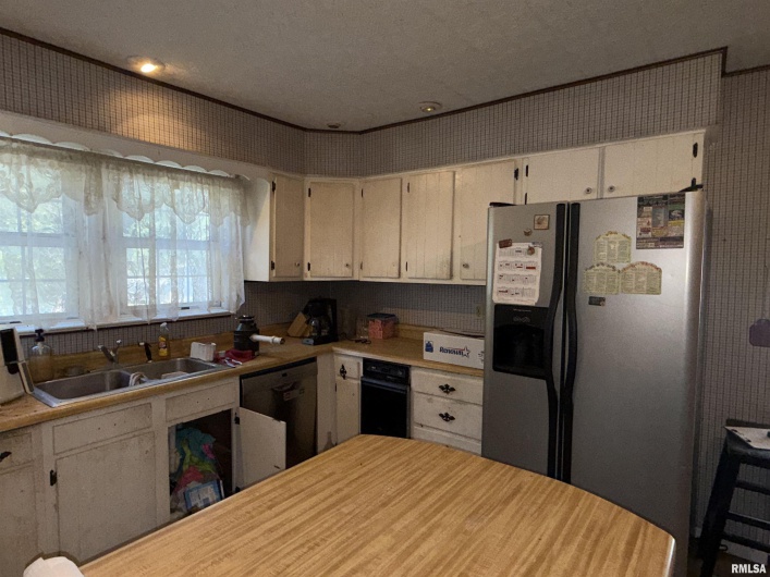 1020 SIMMONS Street, Metropolis, Illinois 62960, 3 Bedrooms Bedrooms, 0 ,1 BathroomBathrooms,Residential,For Sale,SIMMONS,0,RMAEB459920