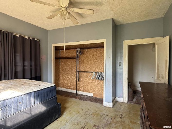 1020 SIMMONS Street, Metropolis, Illinois 62960, 3 Bedrooms Bedrooms, 0 ,1 BathroomBathrooms,Residential,For Sale,SIMMONS,0,RMAEB459920