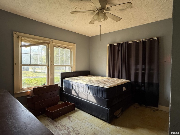 1020 SIMMONS Street, Metropolis, Illinois 62960, 3 Bedrooms Bedrooms, 0 ,1 BathroomBathrooms,Residential,For Sale,SIMMONS,0,RMAEB459920