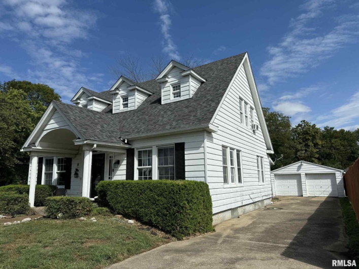 1020 SIMMONS Street, Metropolis, Illinois 62960, 3 Bedrooms Bedrooms, 0 ,1 BathroomBathrooms,Residential,For Sale,SIMMONS,0,RMAEB459920