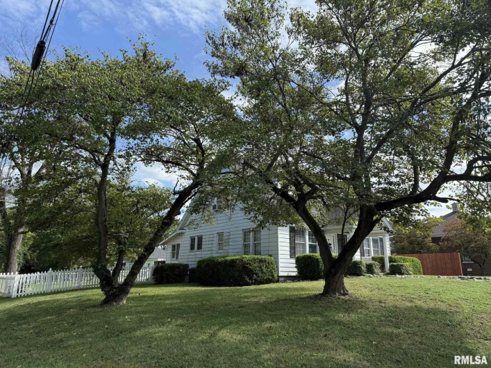 1020 SIMMONS Street, Metropolis, Illinois 62960, 3 Bedrooms Bedrooms, 0 ,1 BathroomBathrooms,Residential,For Sale,SIMMONS,0,RMAEB459920