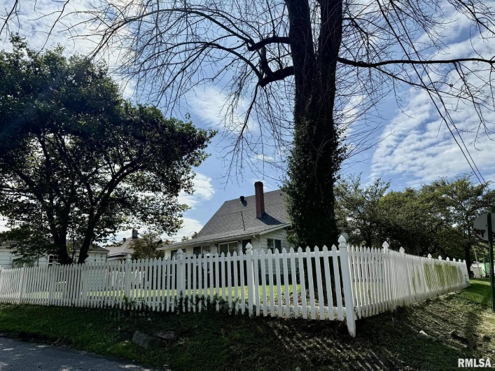 1020 SIMMONS Street, Metropolis, Illinois 62960, 3 Bedrooms Bedrooms, 0 ,1 BathroomBathrooms,Residential,For Sale,SIMMONS,0,RMAEB459920