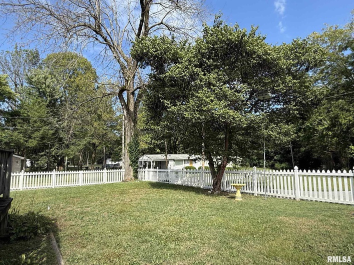 1020 SIMMONS Street, Metropolis, Illinois 62960, 3 Bedrooms Bedrooms, 0 ,1 BathroomBathrooms,Residential,For Sale,SIMMONS,0,RMAEB459920