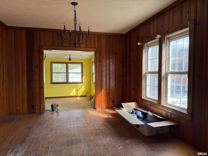 1020 SIMMONS Street, Metropolis, Illinois 62960, 3 Bedrooms Bedrooms, 0 ,1 BathroomBathrooms,Residential,For Sale,SIMMONS,0,RMAEB459920