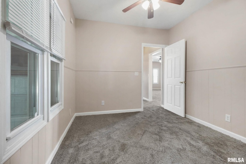 1104 Reeves Street, Marion, Illinois 62959, 4 Bedrooms Bedrooms, 0 ,2 BathroomsBathrooms,Residential,For Sale,Reeves,0,RMAQC4267860