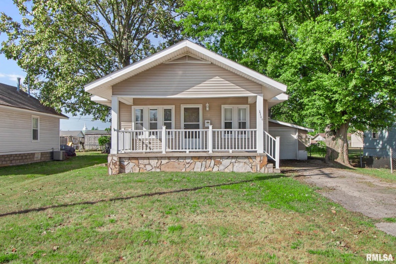1104 Reeves Street, Marion, Illinois 62959, 4 Bedrooms Bedrooms, 0 ,2 BathroomsBathrooms,Residential,For Sale,Reeves,0,RMAQC4267860