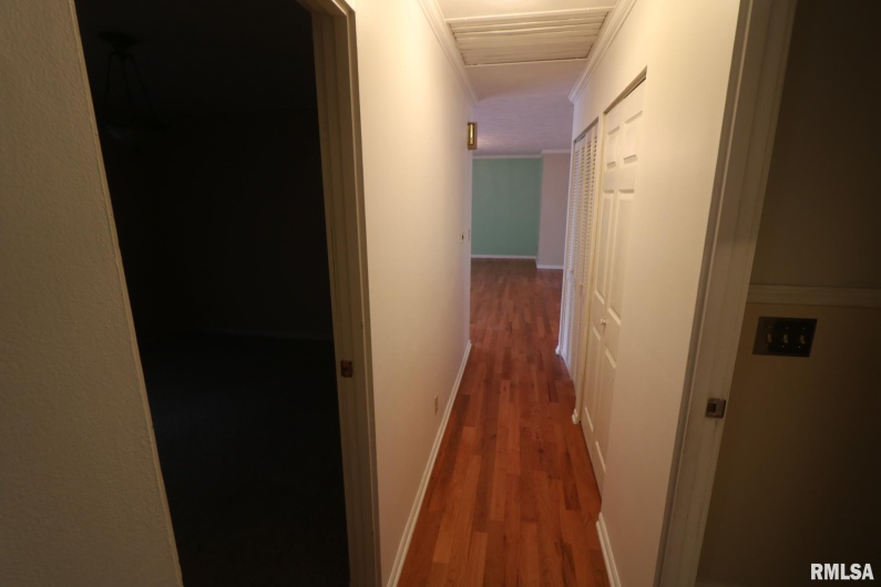 101 Lingale Street, Marion, Illinois 62959, 3 Bedrooms Bedrooms, 0 ,2 BathroomsBathrooms,Residential,For Sale,Lingale,0,RMAEB459628
