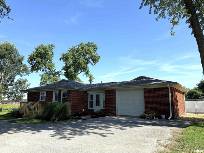 744 AIRPORT Road, Metropolis, Illinois 62960, 3 Bedrooms Bedrooms, 0 ,1 BathroomBathrooms,Residential,For Sale,AIRPORT,0,RMAEB459927